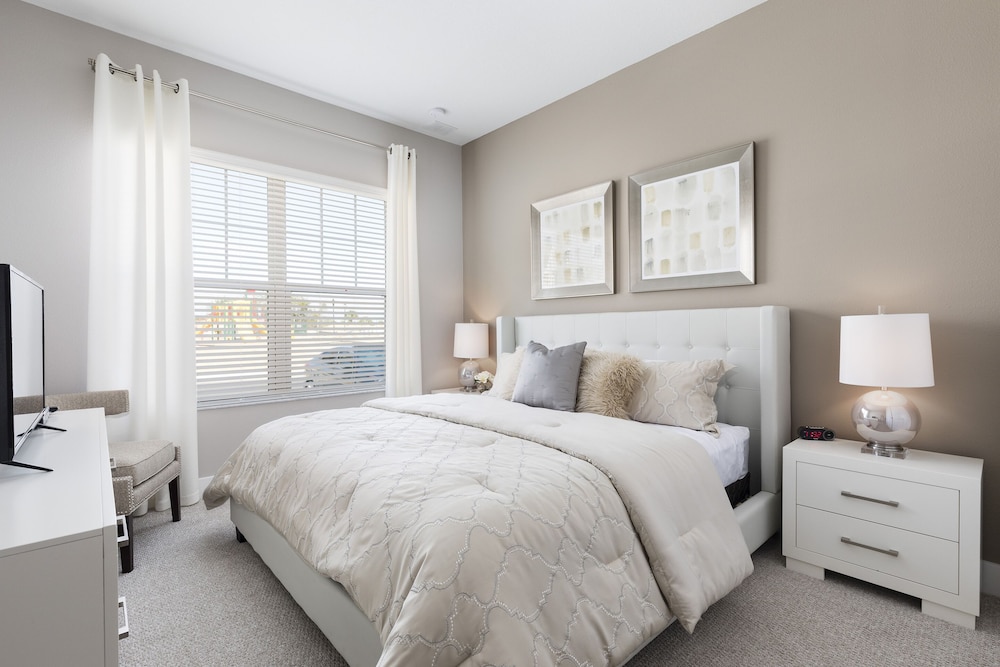 Summerville Vacation Homes by Columbia Management