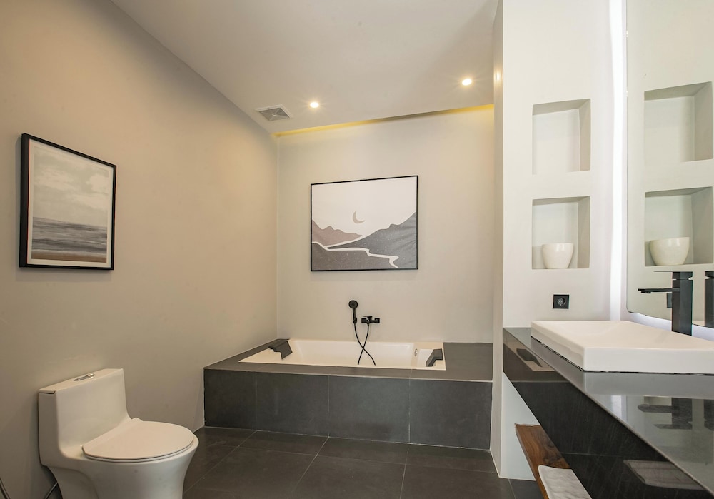 Villa MJ Modern 4BR with Pool & Rooftop