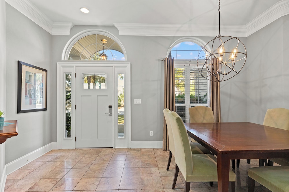 Sugar Sand Retreat 3-bed, 2-bath Beach Getaway With Private Pool, Sleeps 8!