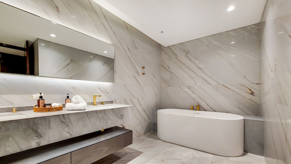 Manzil - 2BR | FIVE Palm | Pool & Beach Access photo 5
