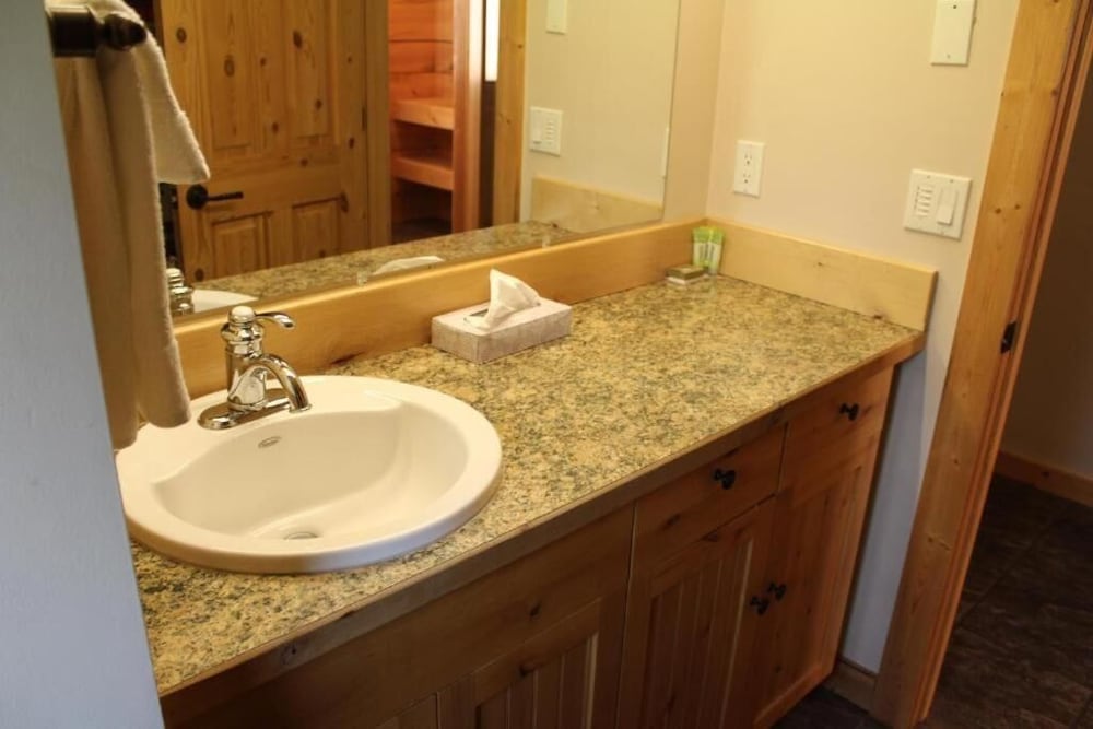 Methow River Lodge & Cabins