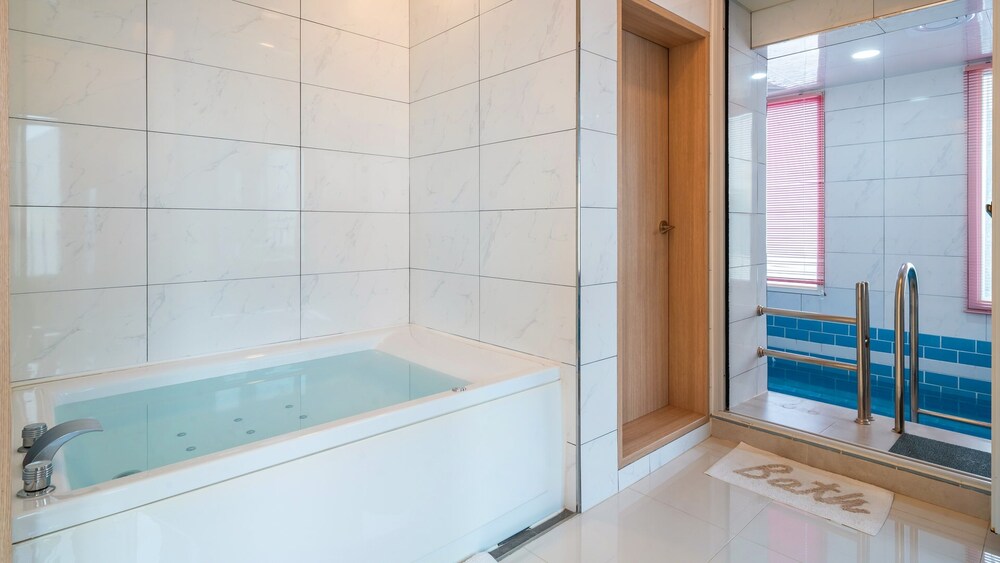 Gapyeong Binchelo Pool Villa Spa Pension