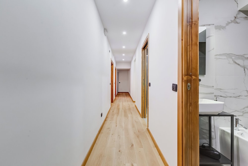 3-Bedroom Home Near Trastevere Station