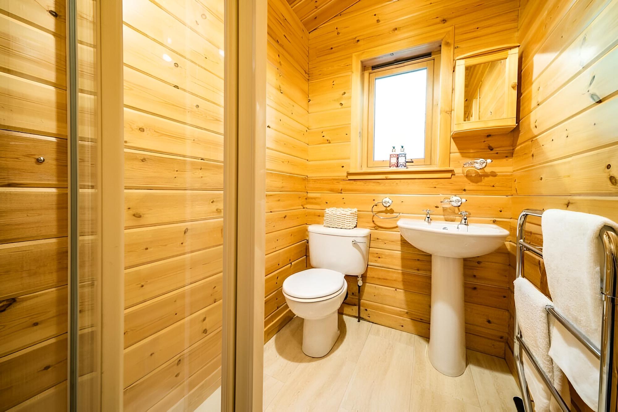 Cabin in the Den Your Hidden Hideaway Near Perth view 2
