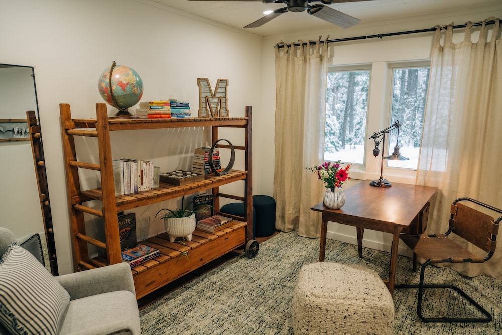 Mountainside Lodging & Retreats view 4