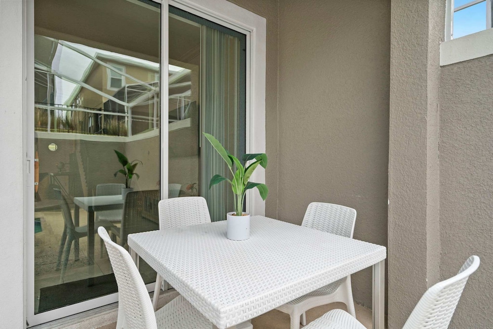 Gorgeous 5bed TH Close to Disney Water Park