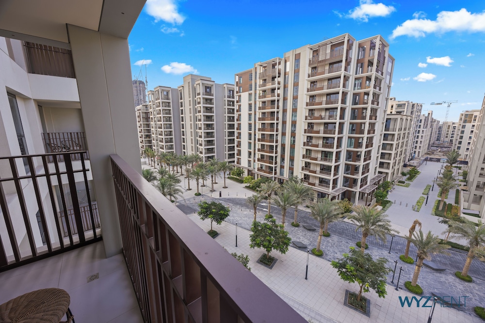 Urban Glam 1 BR in Surf 2-Creek Beach