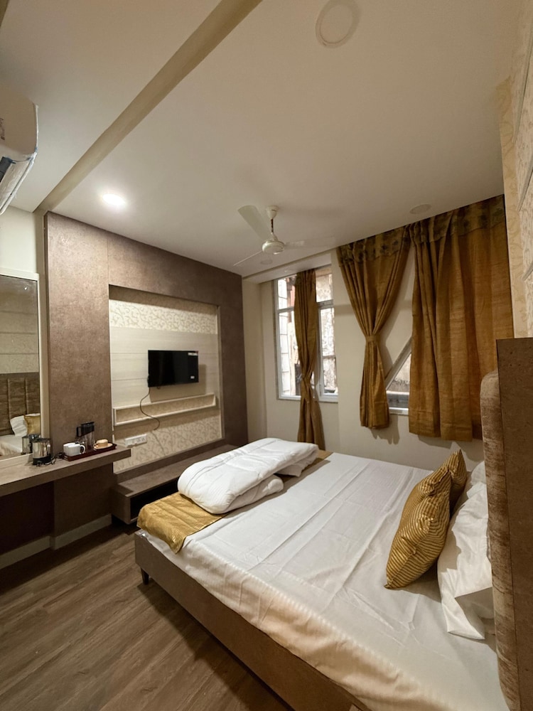 Vallabh Villas Guest House