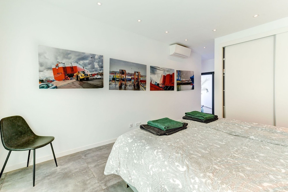 Casa Blanca Magnificent 4 Bedroom Villa With MOD