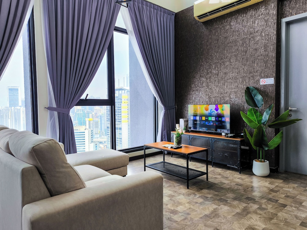 Expressionz Suites by Manhattan Group