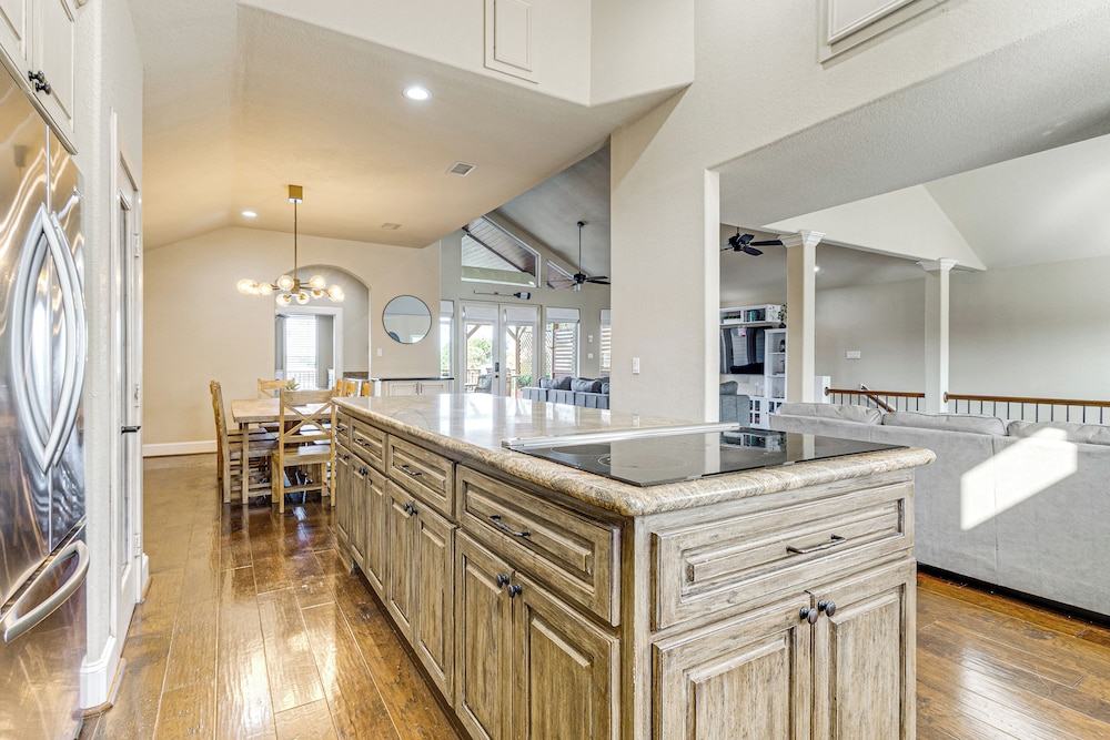 Private Boat Dock & Slip: Luxe Lake Conroe Gem!