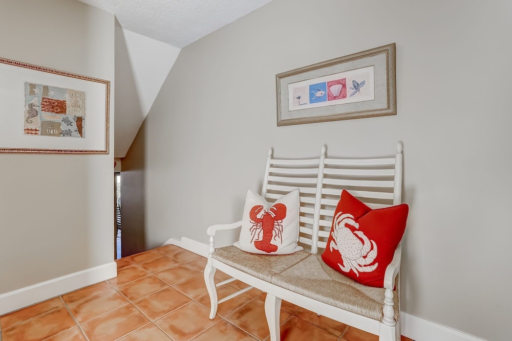 Omni Captains Court 1029 2 Bedroom Condo