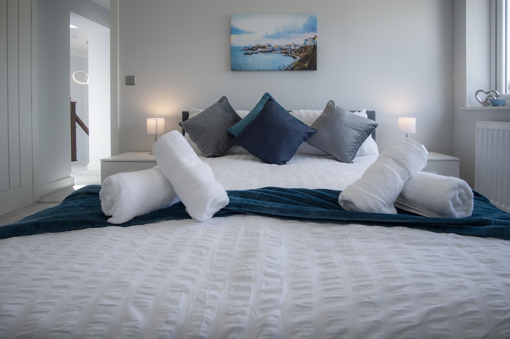 Gower View - 4 Bedroom - Saundersfoot view 3