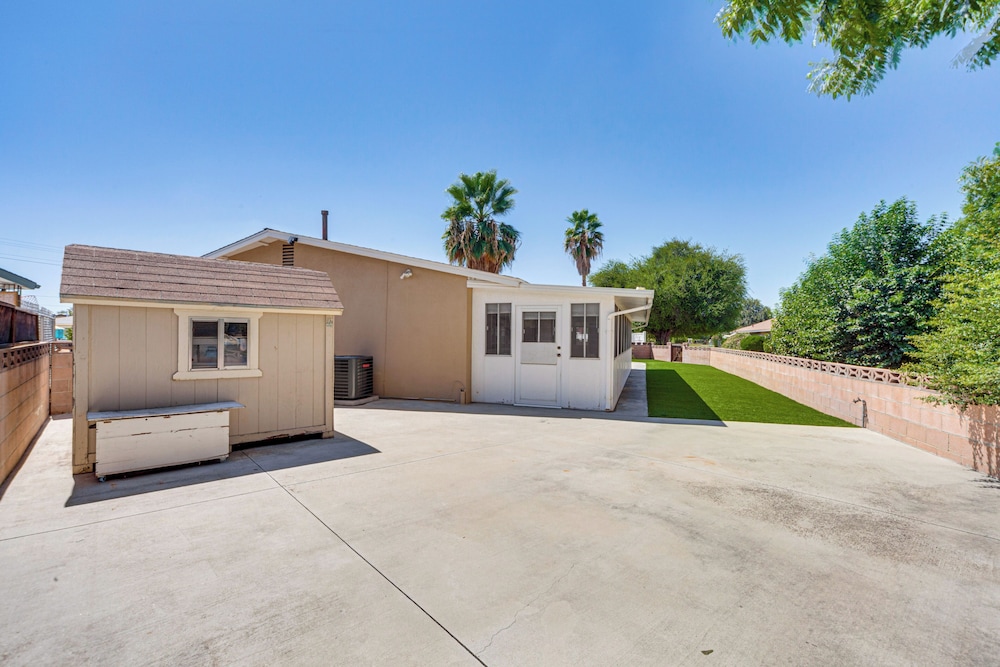 Hemet Retreat w/ Peak Views + 2 Saunas
