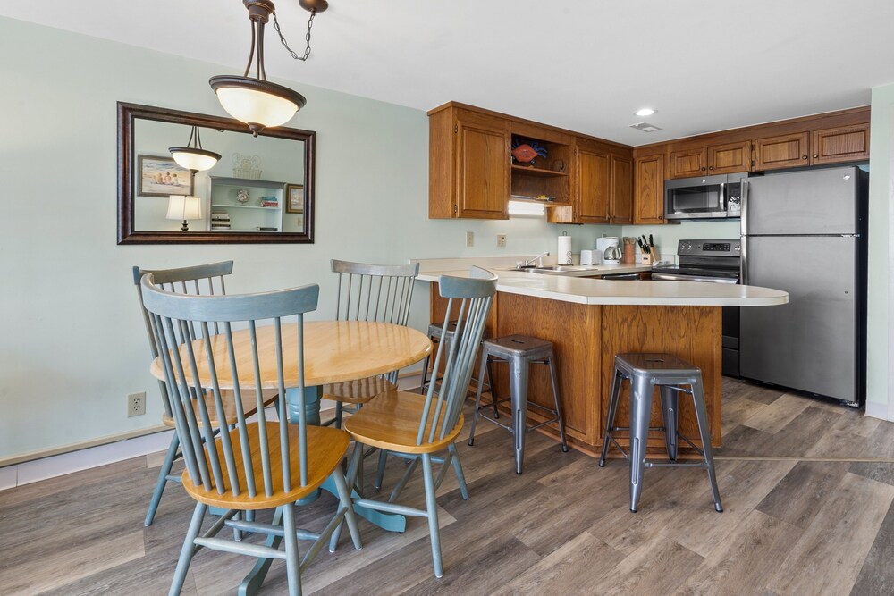 Sedgefield 102 by RedAwning