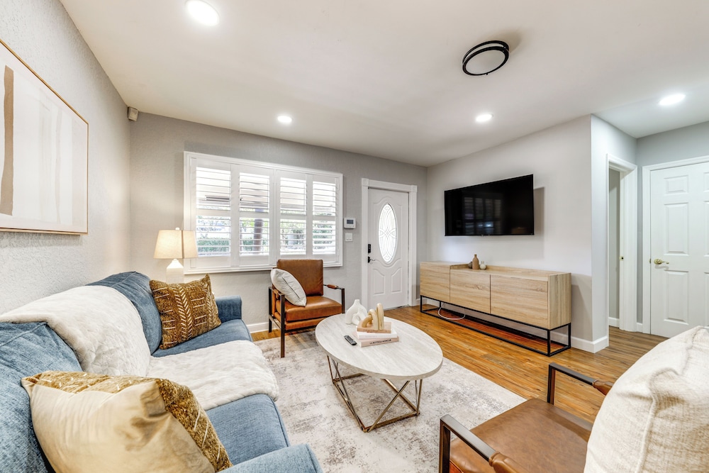 3 Mi to Shore: Couples Getaway in Lighthouse Point