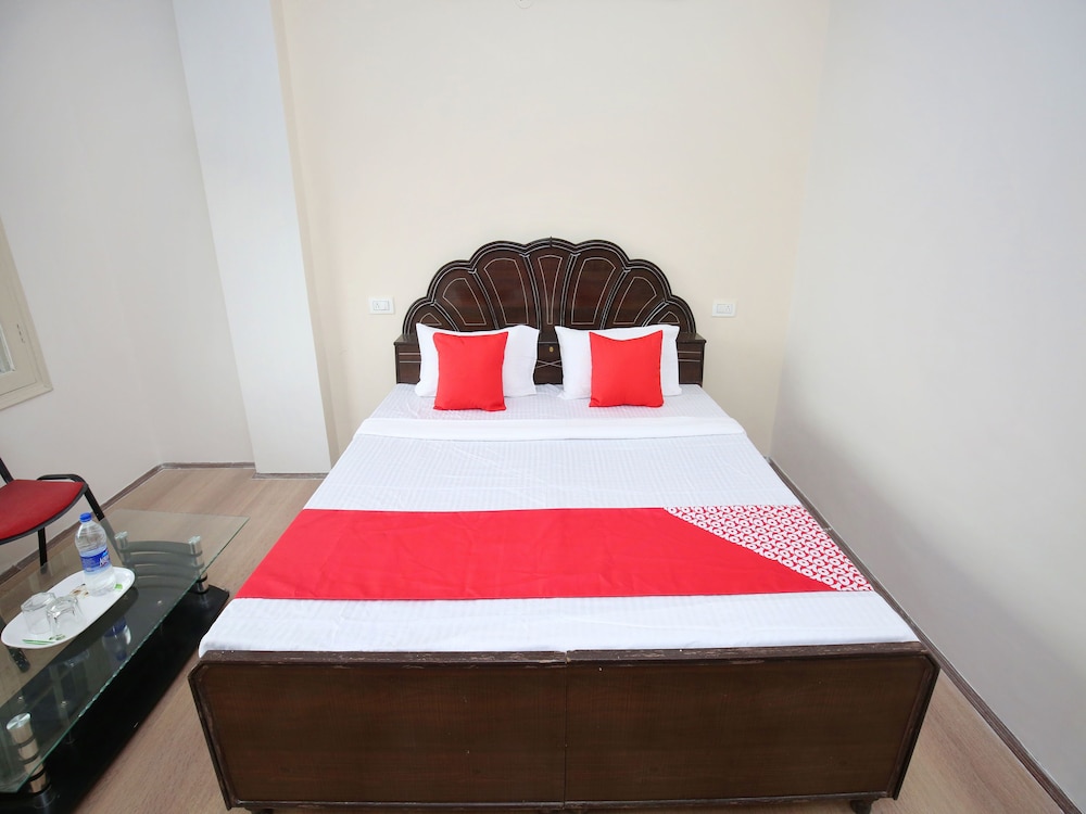 OYO 13433 Home Kasauli View 2BHK Dharampur
