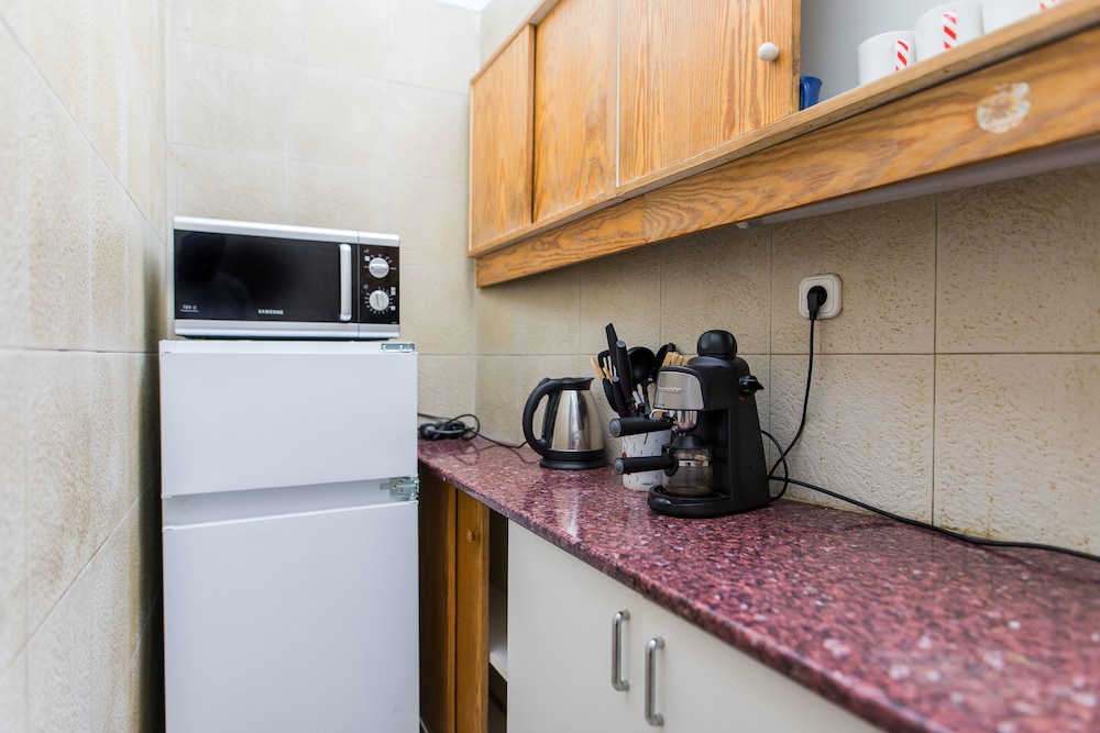 2B Hostel & Rooms