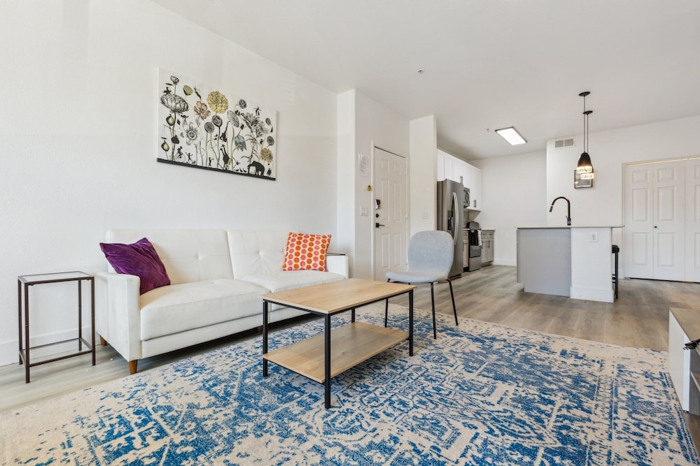 CozySuites at Zone Westgate