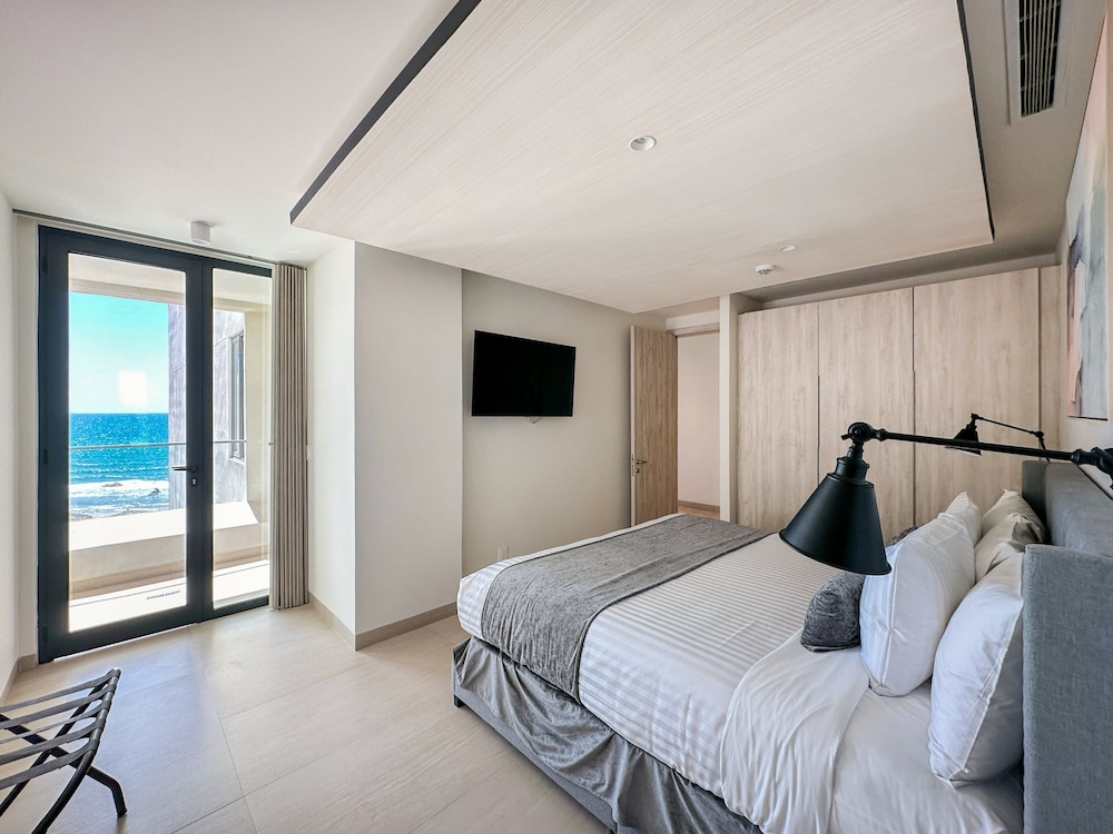 Brand-new Modern 2BR Gem on Iconic Sandy Beach