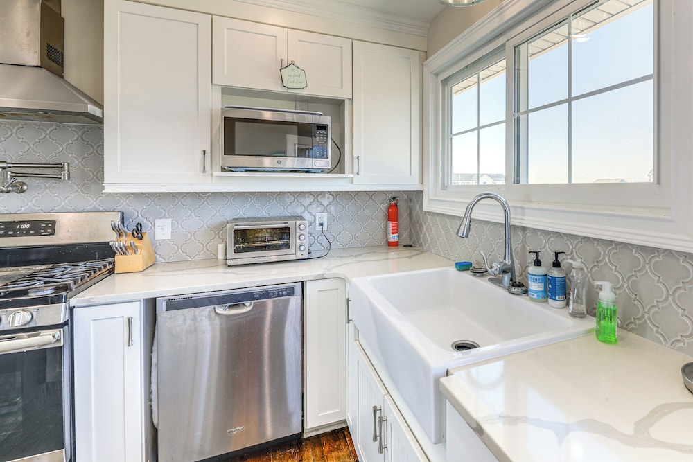 Hot Tub & Decks: North Topsail Beach Home