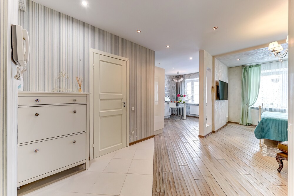 Stylish apartment with panoramic view view 2