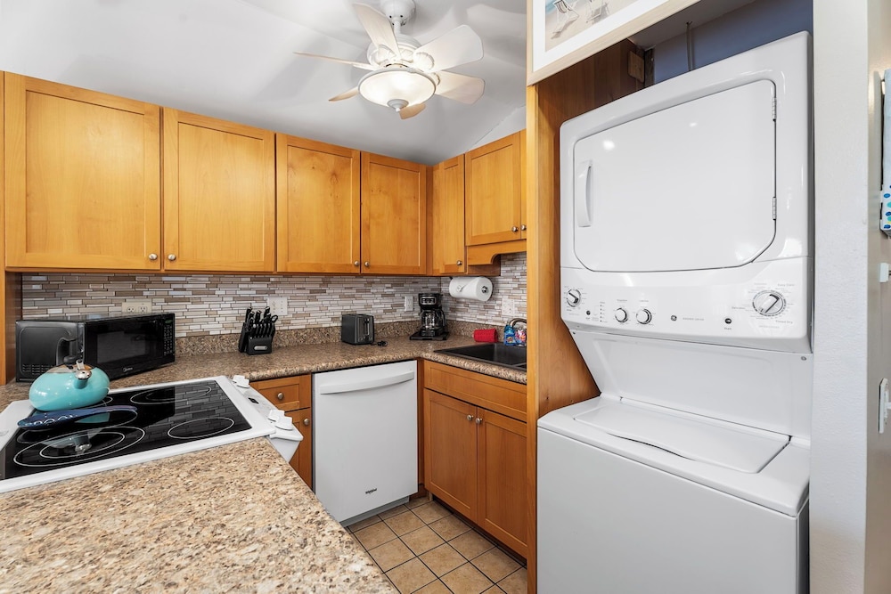 AC - Top Floor Corner Unit - Ocean View- Vrkcv