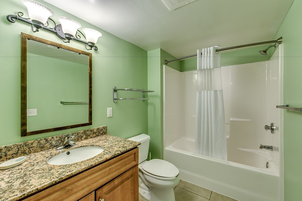 Tilghman Beach and Golf Resort by Condo-World