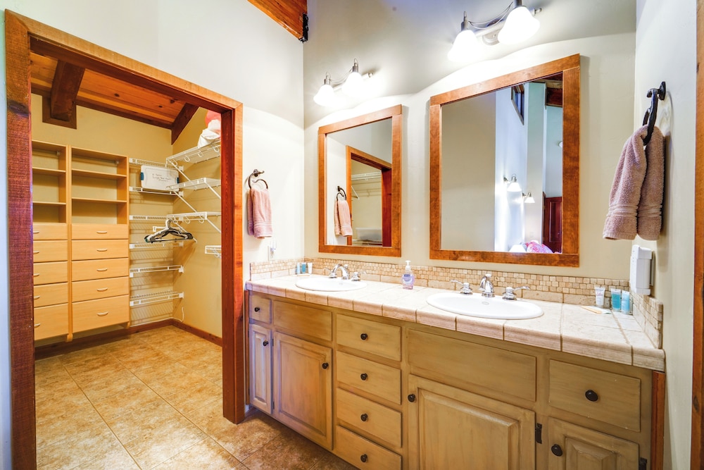 Lake Tahoe Vacations - Northstar Home: Shuttle to Ski Resort! - Property Image 9