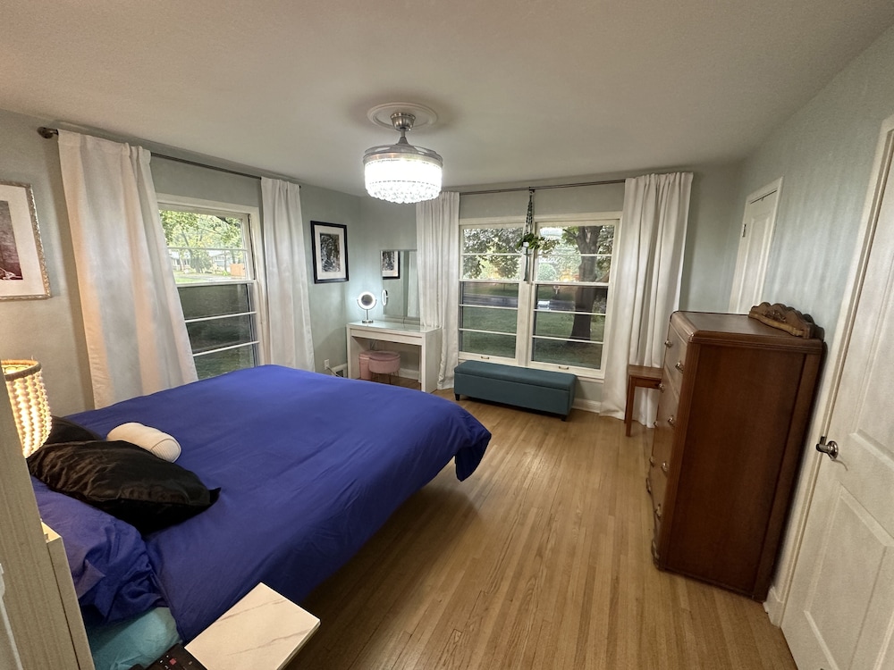 Minneapolis / St Paul Vacations - Casa Kelly 4 Bedroom Home by RedAwning - Property Image 3