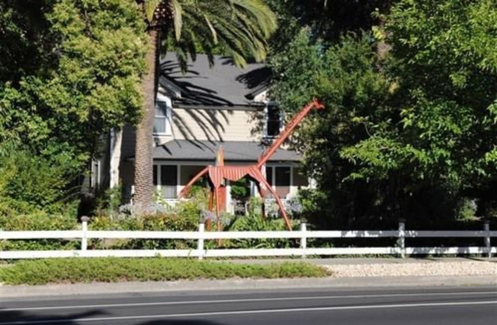 The Giraffe Inn at Old Parks Manor - Property Image 10