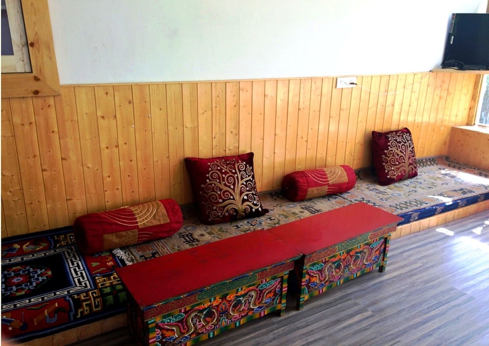 TIH A O Guest House & Home stay