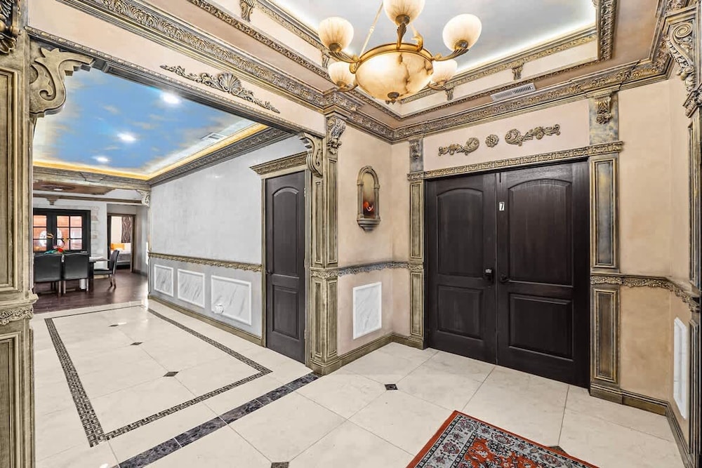 Stunning House wt 6Br 5bth SJ