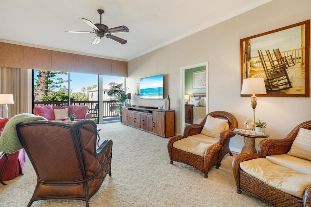 Coastal Lakehouse Condo on Siesta Key Public Beach