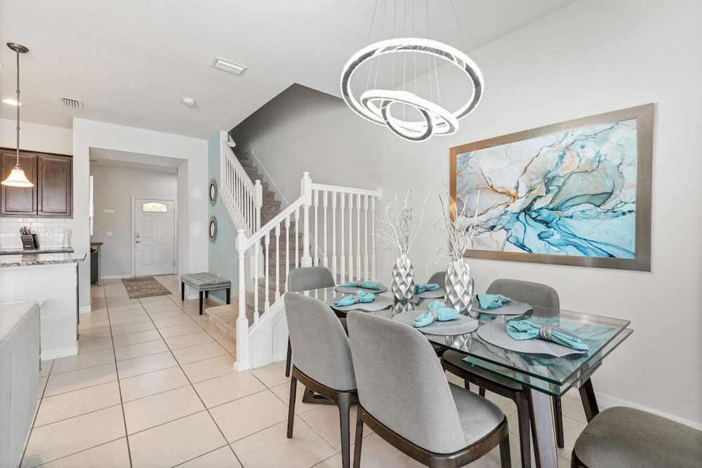 Spacious 5BR Villa w Private Pool Near Disney