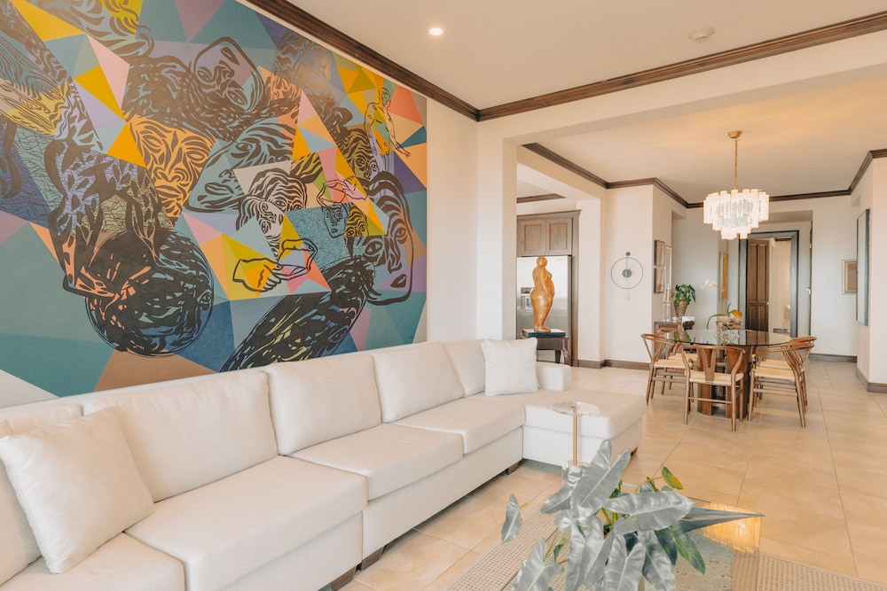 CR Luxury Altavista 2A 3 Bdrm