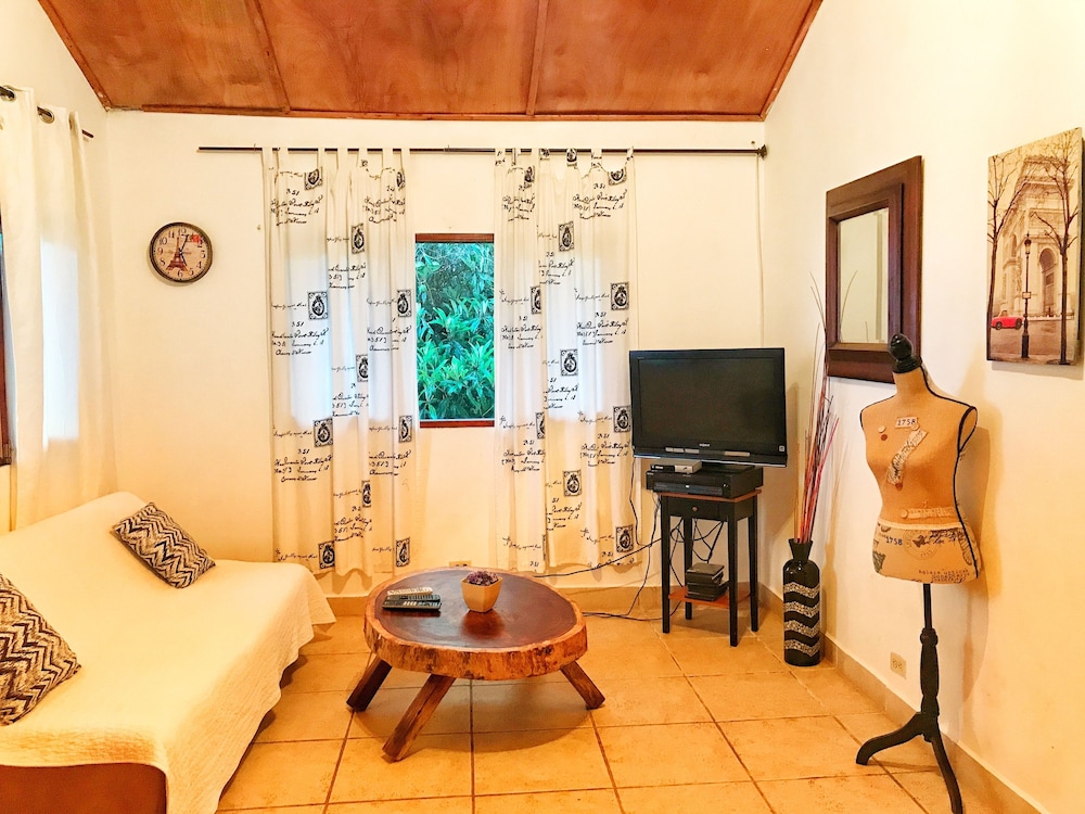 La Petite Maison Cabañas & Hostal