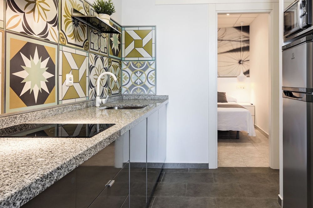 Apartamentos Avenida Tropical by Bossh