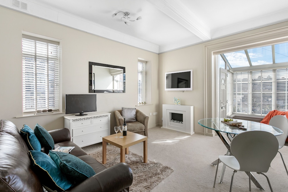 Bedford House Apartments