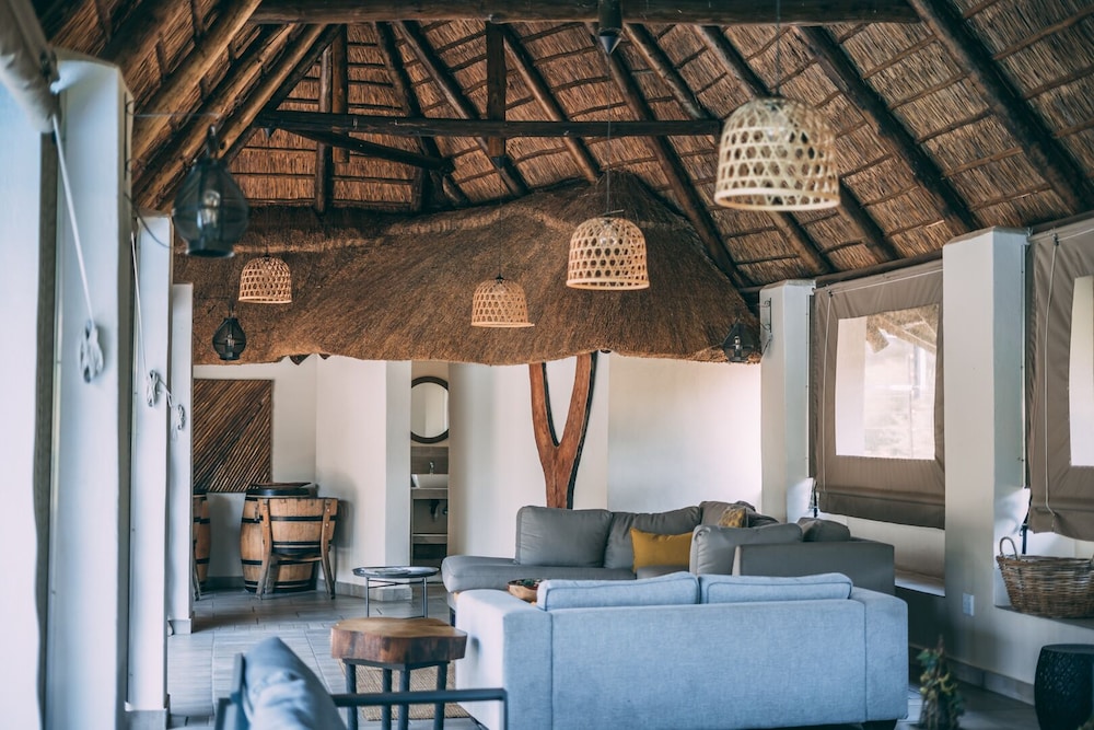 Tshikwalo Game Lodge