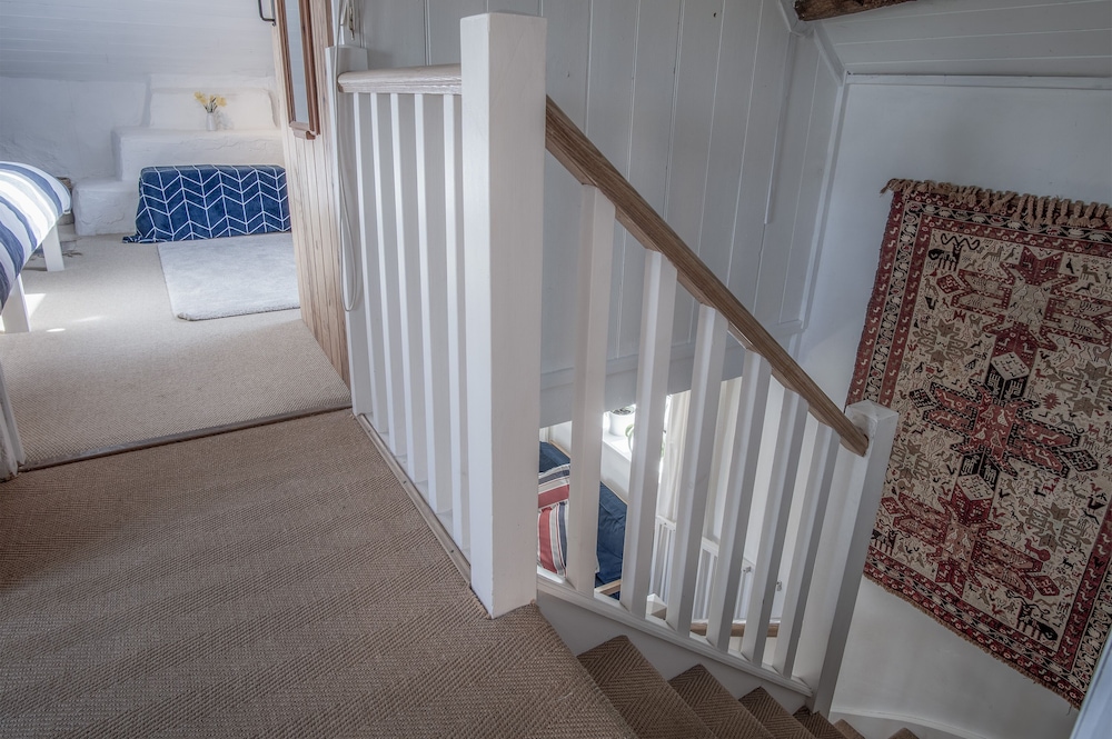 Flygate - 2 Bedroom Cottage - Lawrenny view 2