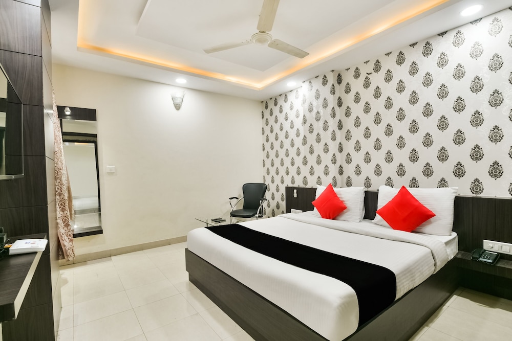 Hotel Flowers Inn