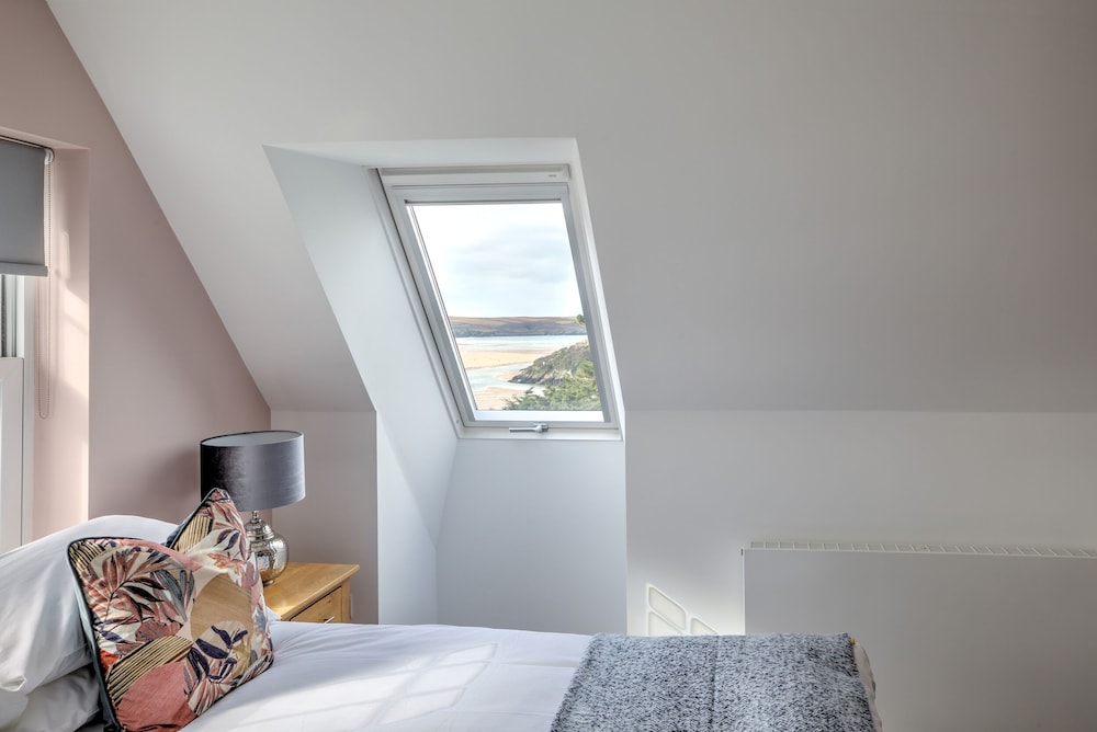 The Tower, 5 Corisande Manor