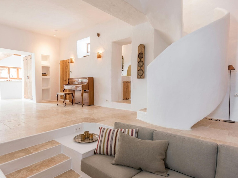 Holiday Home With Spacious Rooms