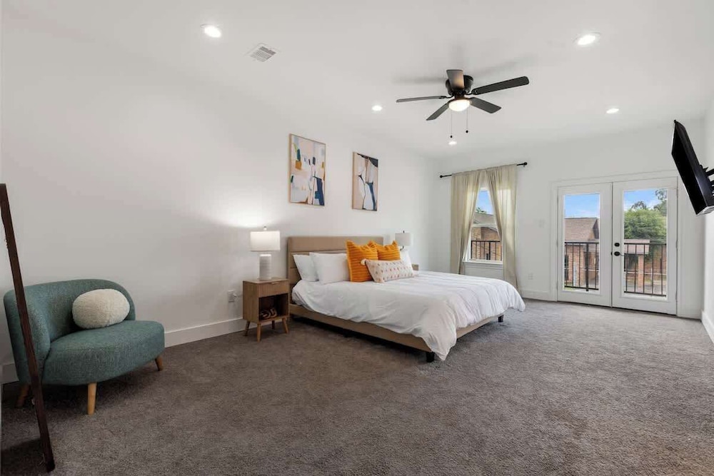 Modern 3BR Family Retreat in Downtown Houston