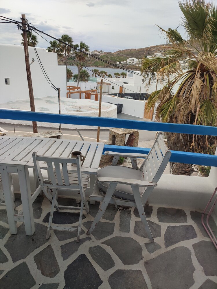 Ornos Beachside 2 Bd Stylish House
