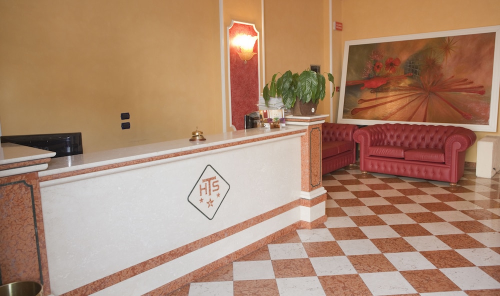 Hotel Tito Serranò