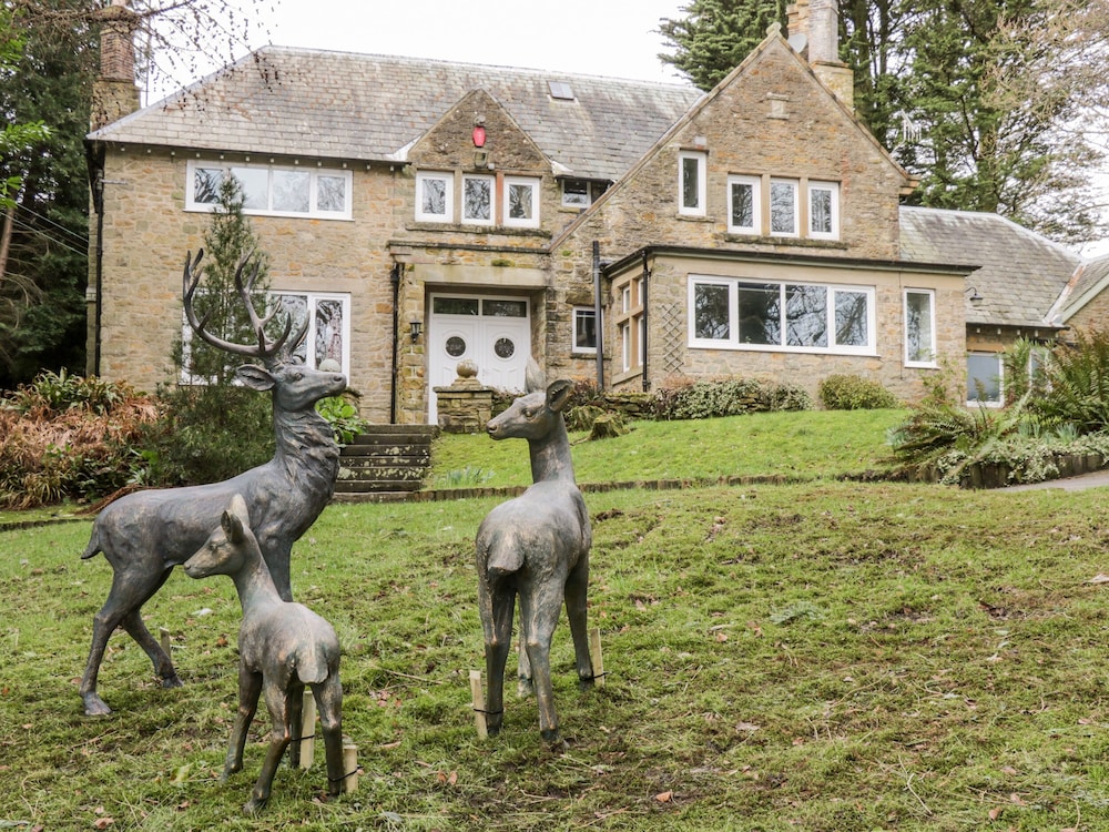 Raincliffe Manor