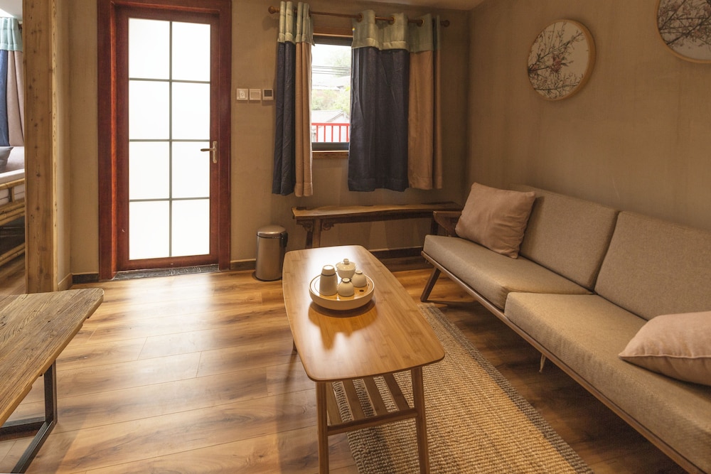 Lotus Mountain Boutique Inn