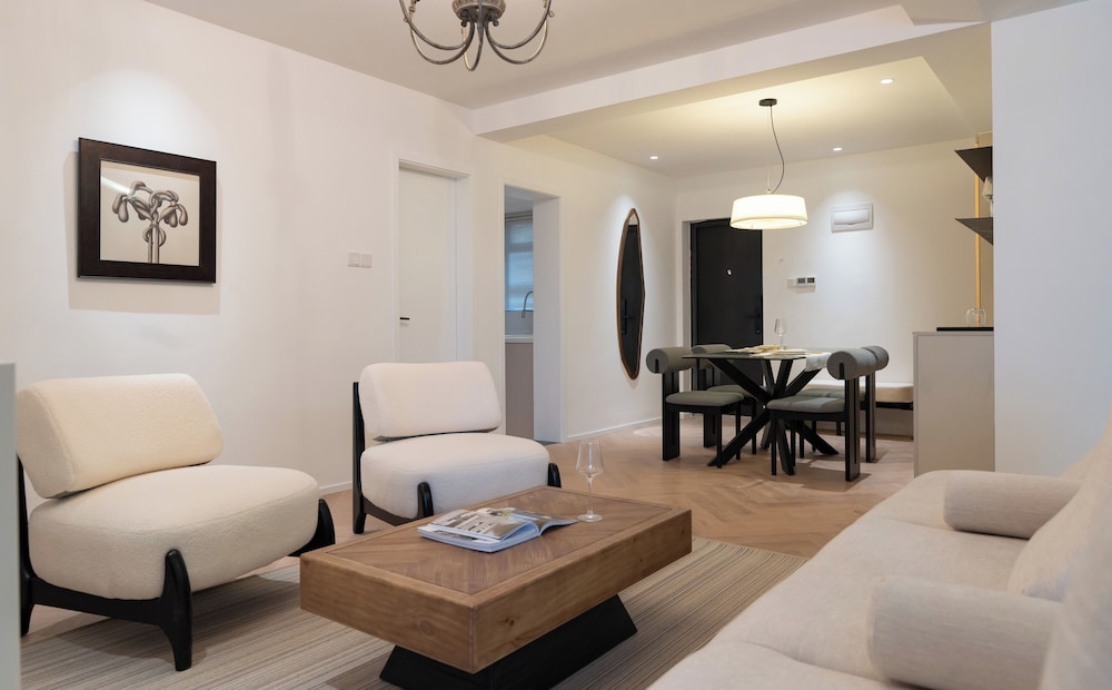 Book and Bed - Xujiahui